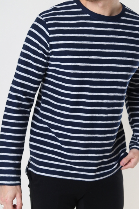 Clean Cut Copenhagen Richard Organic Sweat Navy / Ecru