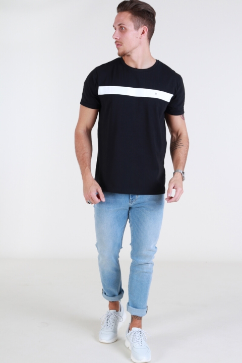 Clean Cut Axel Logo T-skjorte S/S Black