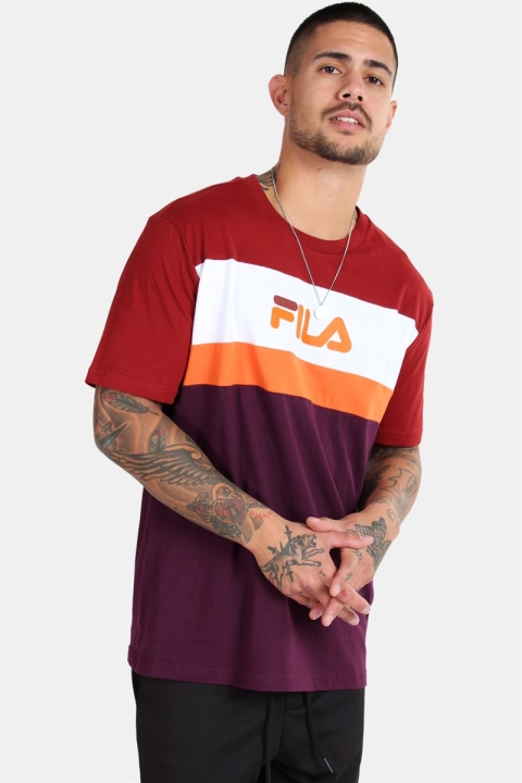 Fila Men Aaron SS T-skjorte Potent-Merlot-Bright-Wht-Harvest-Pumkin