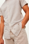 Jack & Jones JPRBLASUMMER BAND SHIRT S/S SN Crockery